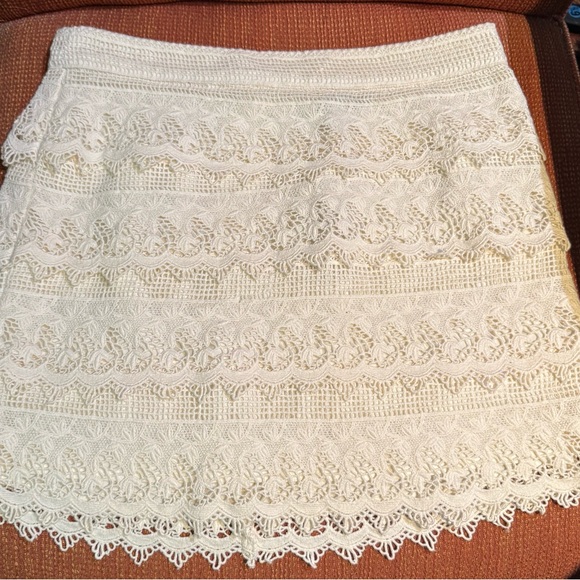 American Eagle Outfitters Dresses & Skirts - American Eagle Outfitters Cream Crochet Lace Mini Skirt